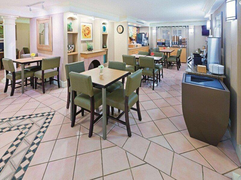 Hotel Baymont By Wyndham Lubbock - Downtown Civic Center Zewnętrze zdjęcie