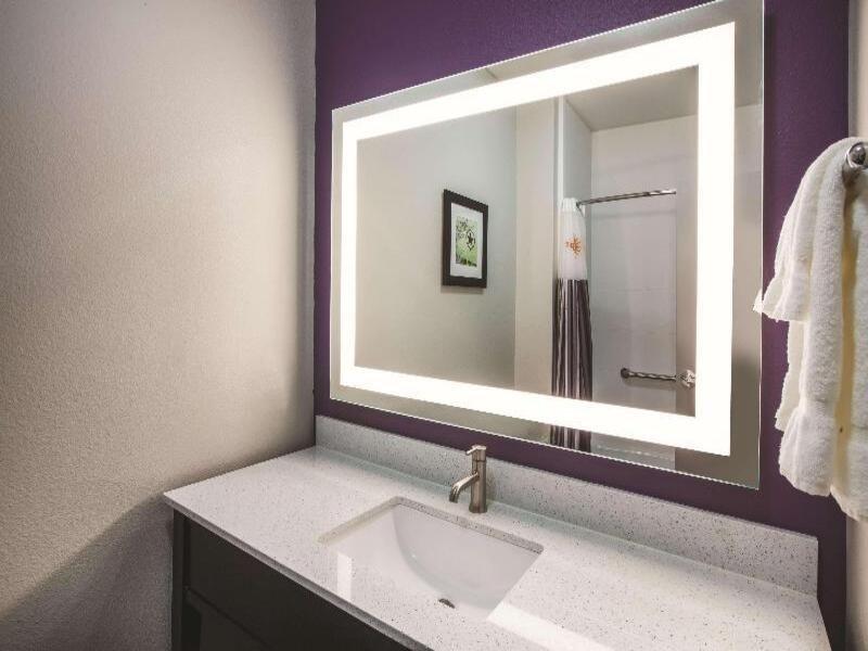 Hotel Baymont By Wyndham Lubbock - Downtown Civic Center Zewnętrze zdjęcie