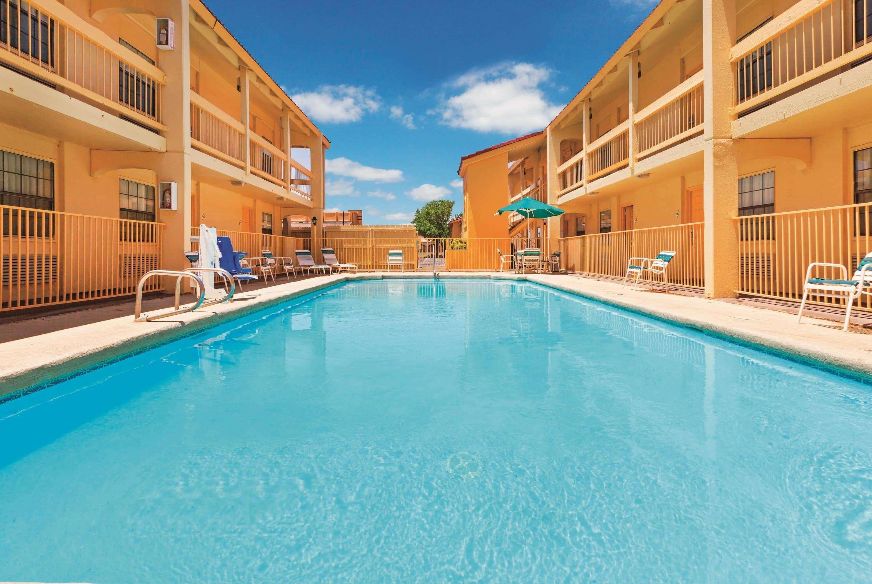 Hotel Baymont By Wyndham Lubbock - Downtown Civic Center Zewnętrze zdjęcie