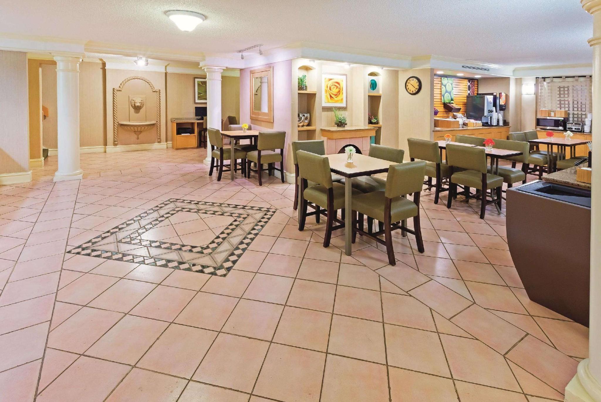 Hotel Baymont By Wyndham Lubbock - Downtown Civic Center Zewnętrze zdjęcie