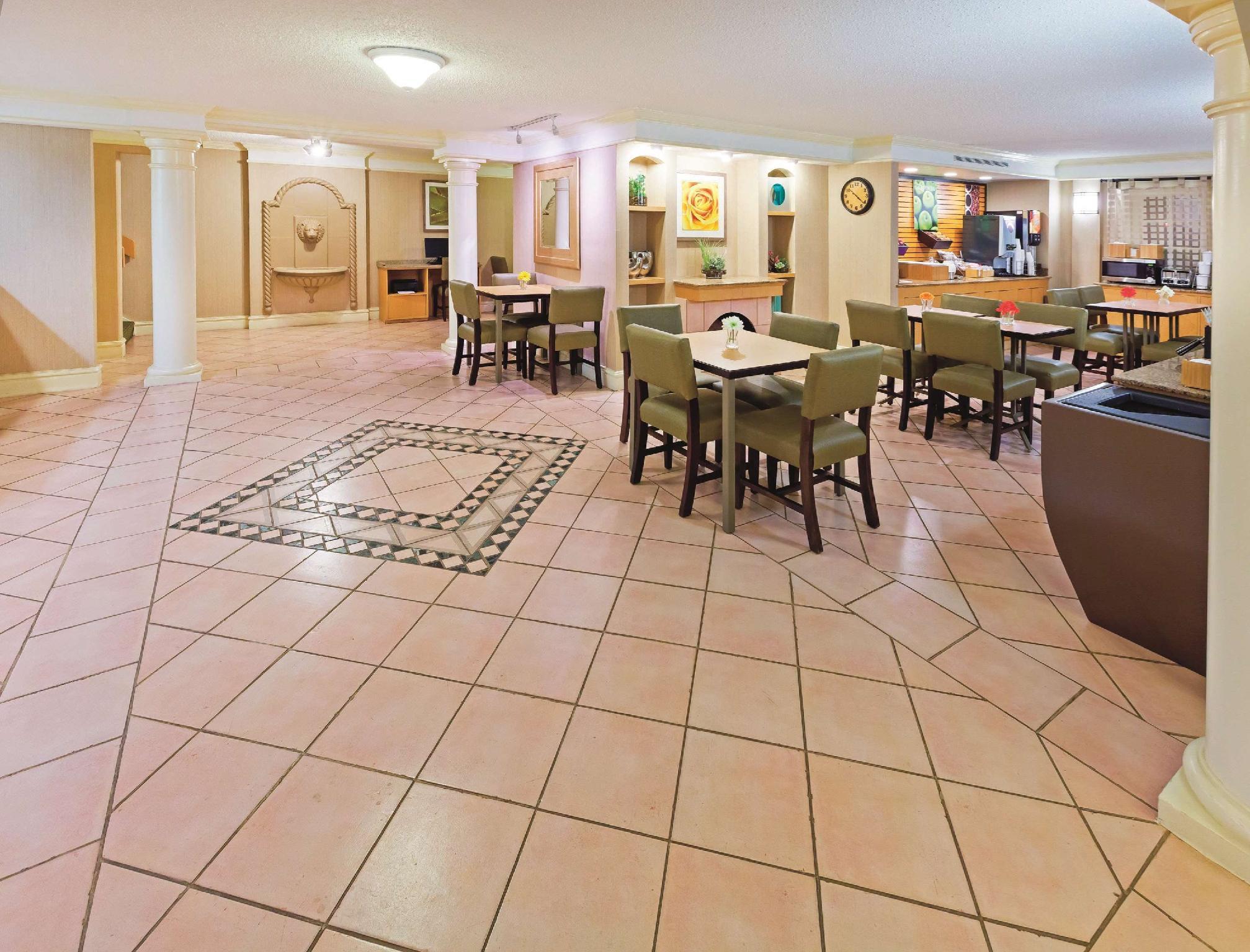 Hotel Baymont By Wyndham Lubbock - Downtown Civic Center Zewnętrze zdjęcie