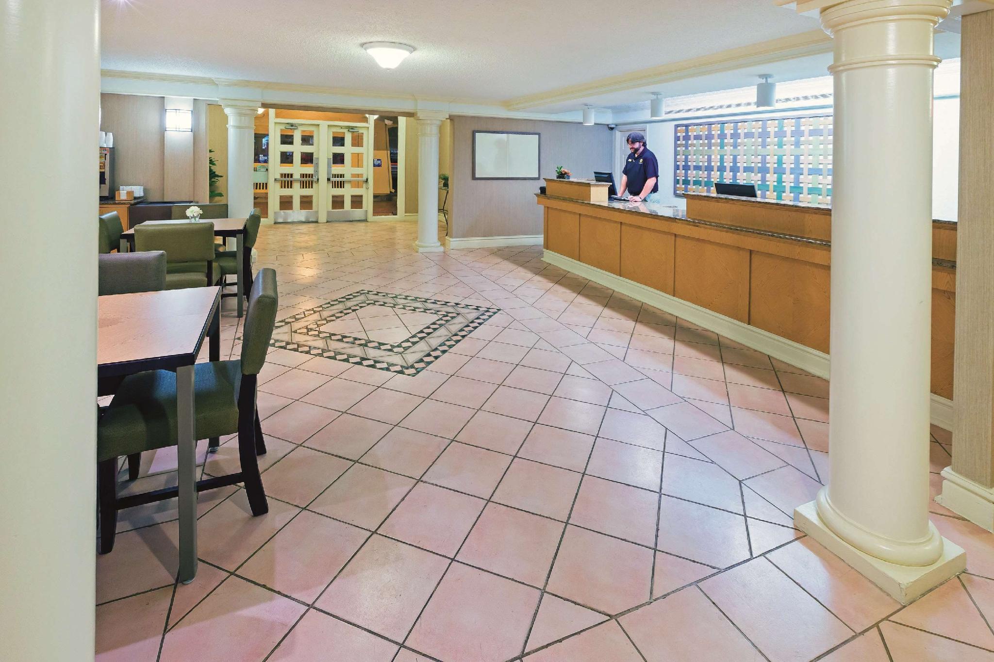Hotel Baymont By Wyndham Lubbock - Downtown Civic Center Zewnętrze zdjęcie